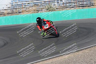 media/Apr-20-2025-AHRMA (Sun) [[393a79c373]]/Race/Group 11 early race/Turn 4b/